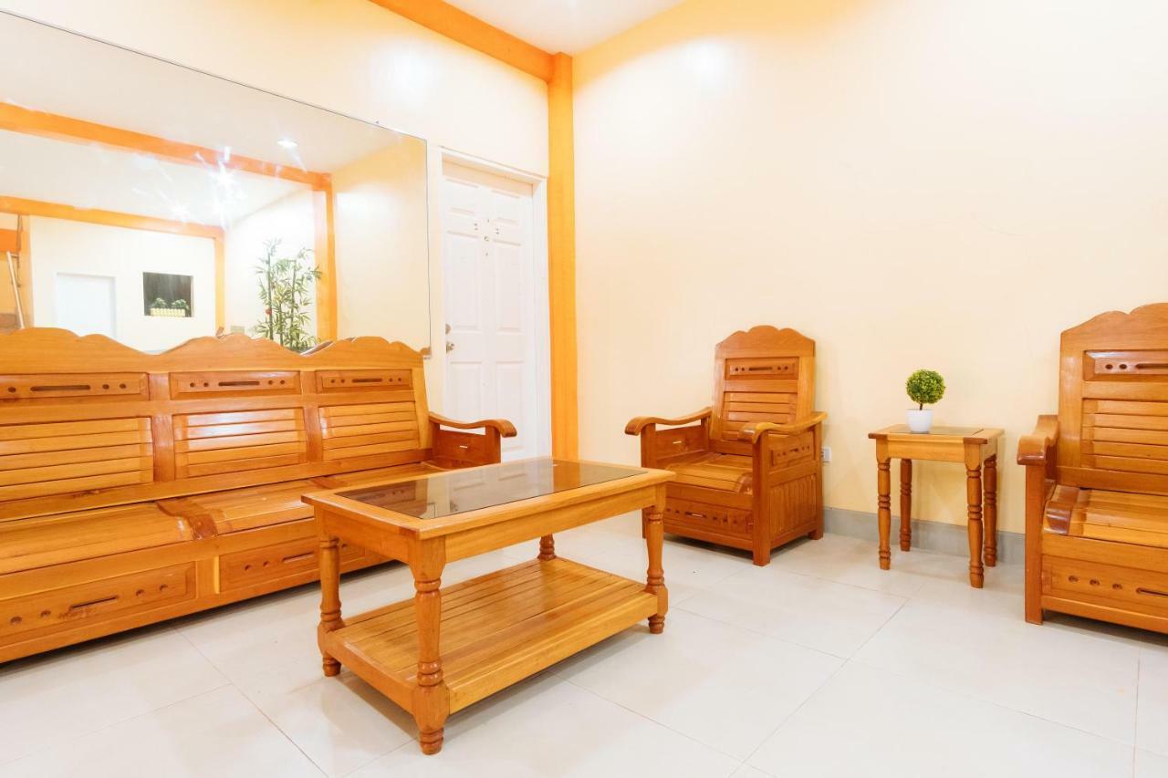 Hotel Reddoorz Premium @ Gabinete Road Palawan Puerto Princesa Esterno foto