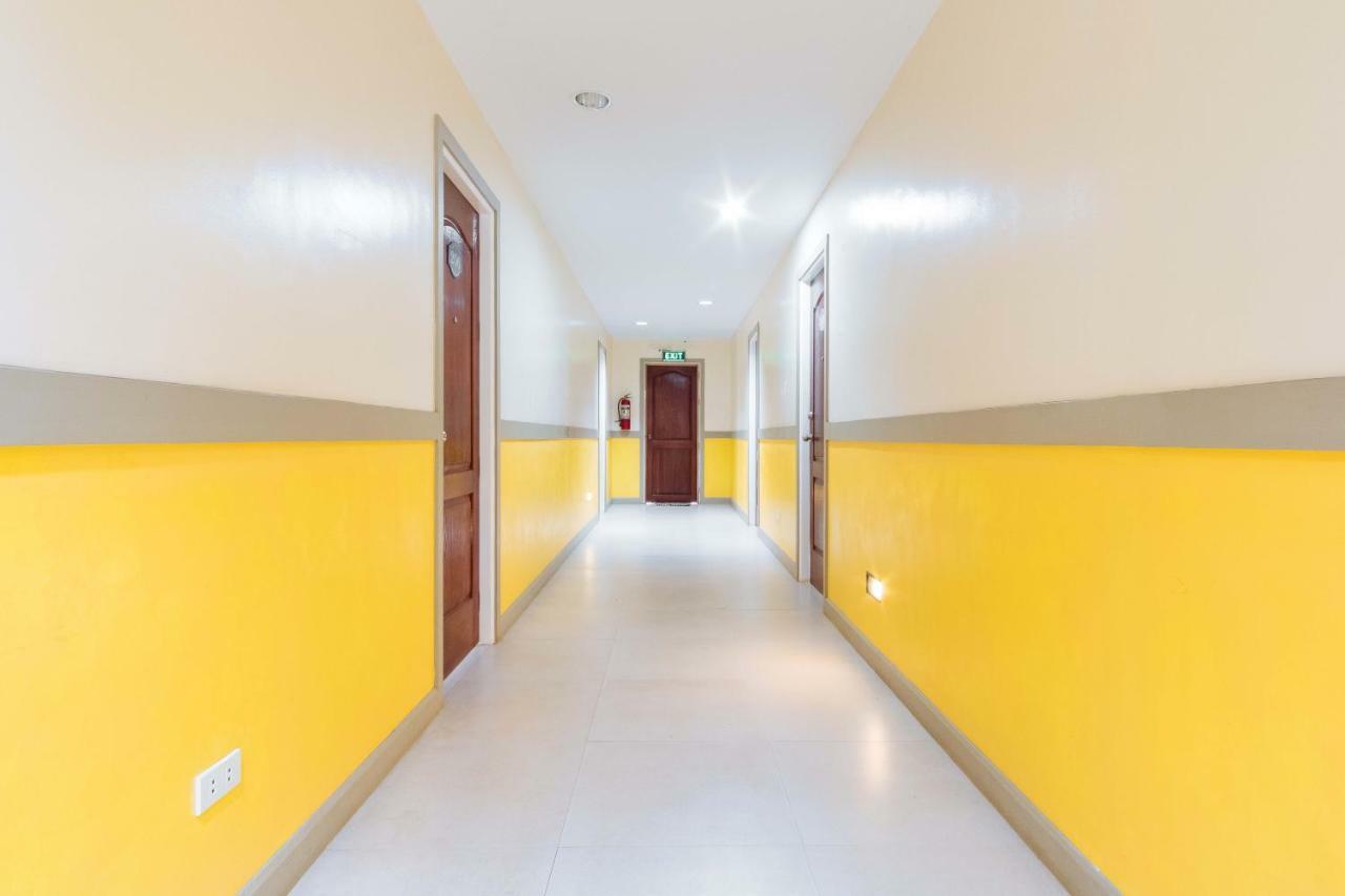 Hotel Reddoorz Premium @ Gabinete Road Palawan Puerto Princesa Esterno foto
