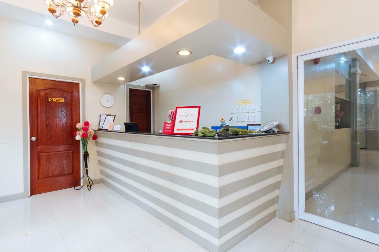 Hotel Reddoorz Premium @ Gabinete Road Palawan Puerto Princesa Esterno foto