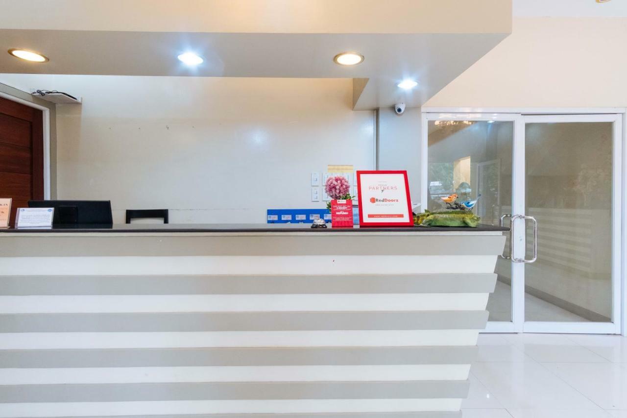 Hotel Reddoorz Premium @ Gabinete Road Palawan Puerto Princesa Esterno foto