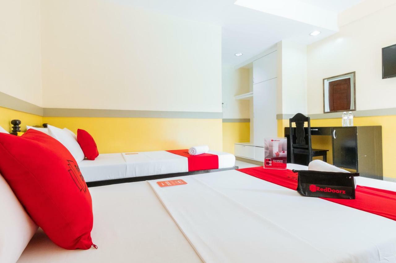 Hotel Reddoorz Premium @ Gabinete Road Palawan Puerto Princesa Esterno foto
