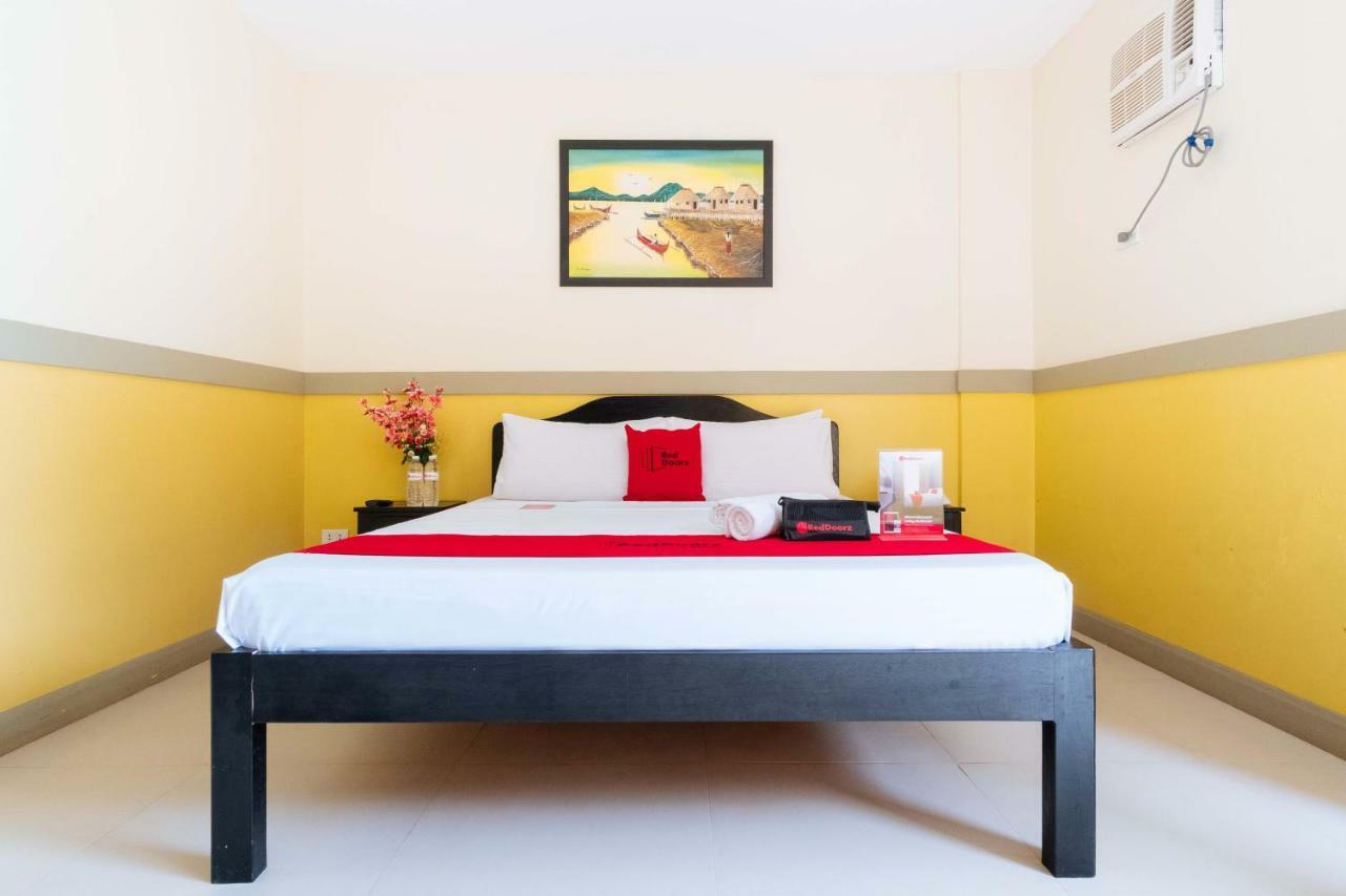 Hotel Reddoorz Premium @ Gabinete Road Palawan Puerto Princesa Esterno foto