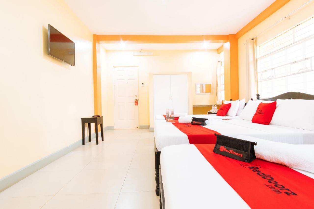 Hotel Reddoorz Premium @ Gabinete Road Palawan Puerto Princesa Esterno foto